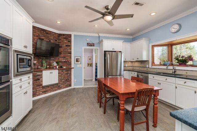 758 Ridge Road Ter, Kinnelon Boro, NJ 07405