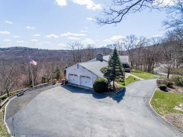758 Ridge Road Ter, Kinnelon Boro, NJ 07405