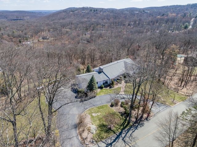 758 Ridge Road Ter, Kinnelon Boro, NJ 07405