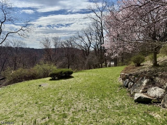 758 Ridge Road Ter, Kinnelon Boro, NJ 07405