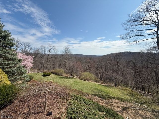 758 Ridge Road Ter, Kinnelon Boro, NJ 07405