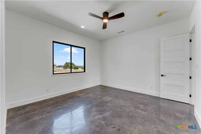 138 Cloudwood Ranch Road, Briggs, TX 78608