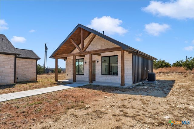 138 Cloudwood Ranch Road, Briggs, TX 78608