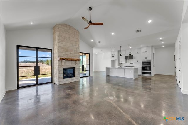 138 Cloudwood Ranch Road, Briggs, TX 78608