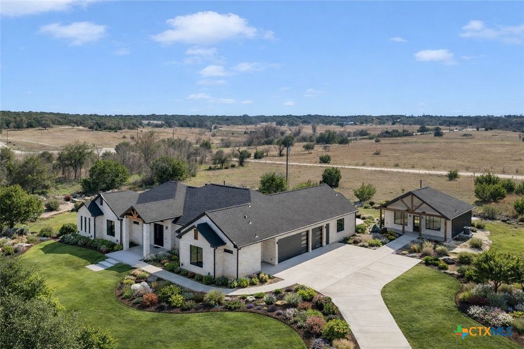 138 Cloudwood Ranch Road, Briggs, TX 78608