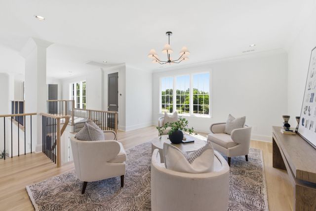 714 Shawnee Dr, Nashville, TN 37205