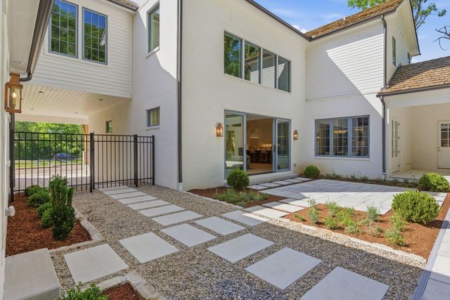 714 Shawnee Dr, Nashville, TN 37205