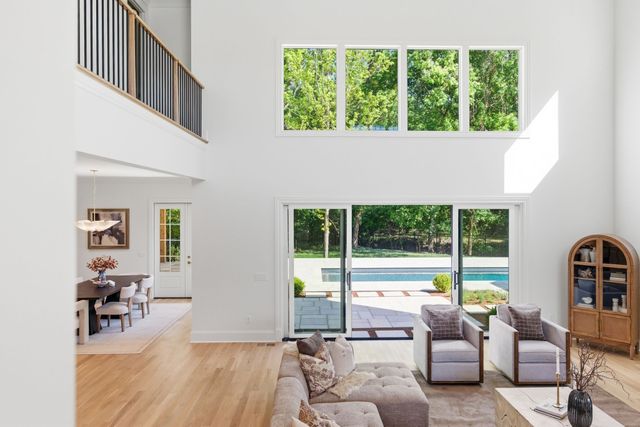 714 Shawnee Dr, Nashville, TN 37205