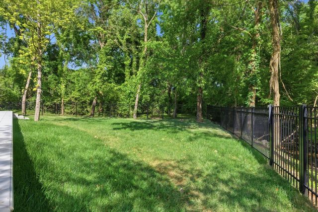 714 Shawnee Dr, Nashville, TN 37205