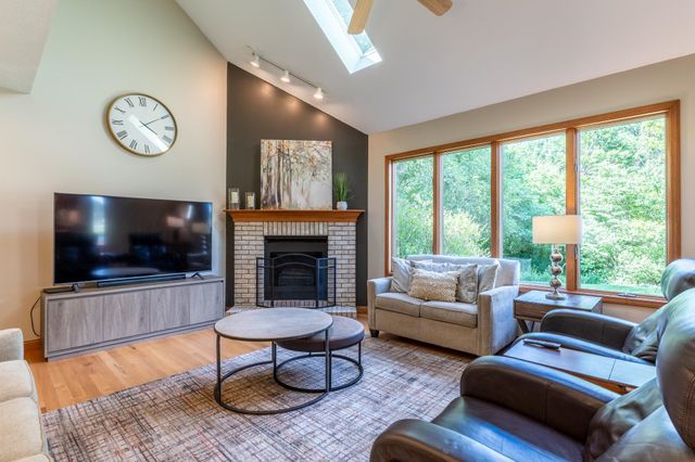 7710 Currie Hill Court, Fort Wayne, IN 46804