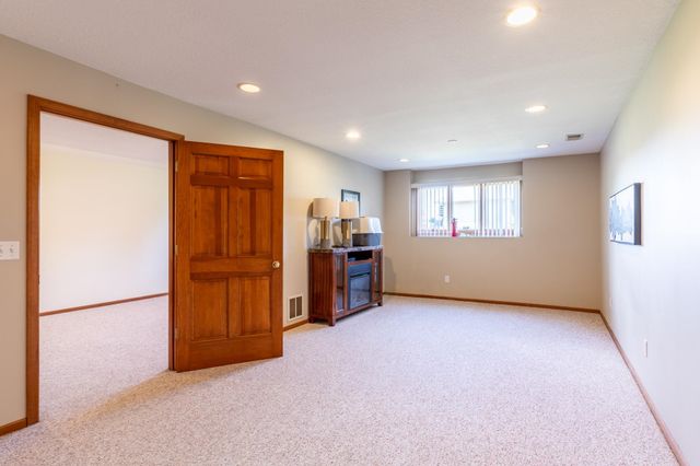 7710 Currie Hill Court, Fort Wayne, IN 46804