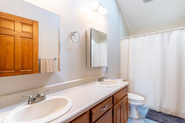 7710 Currie Hill Court, Fort Wayne, IN 46804