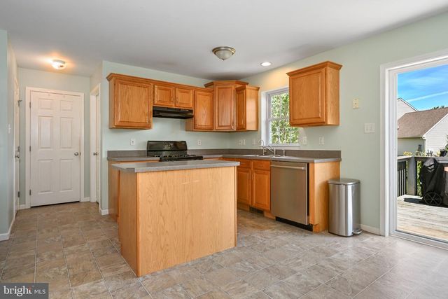 203 DEERFIELD LN, Lititz, PA 17543