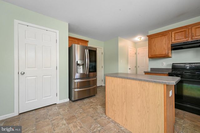 203 DEERFIELD LN, Lititz, PA 17543