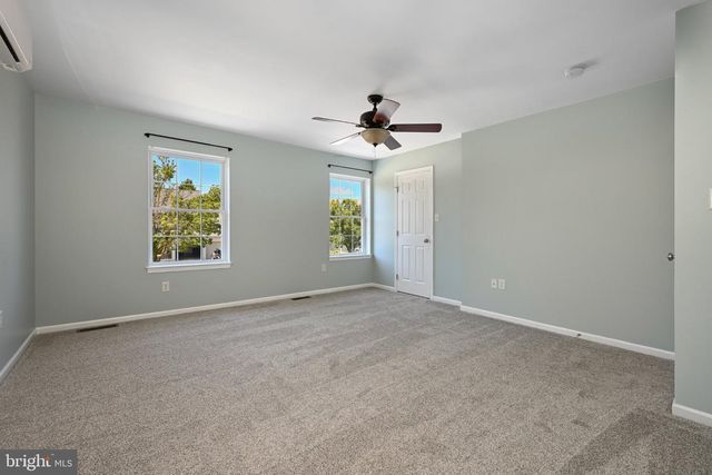 203 DEERFIELD LN, Lititz, PA 17543