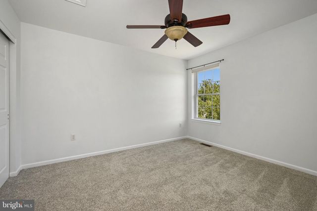 203 DEERFIELD LN, Lititz, PA 17543