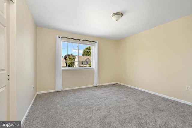 203 DEERFIELD LN, Lititz, PA 17543