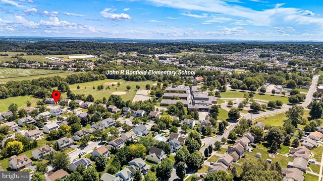 203 DEERFIELD LN, Lititz, PA 17543