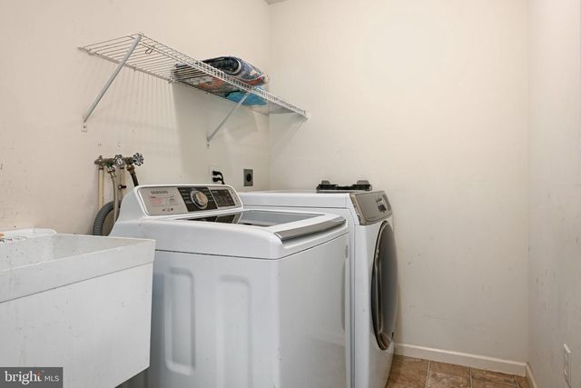 203 DEERFIELD LN, Lititz, PA 17543