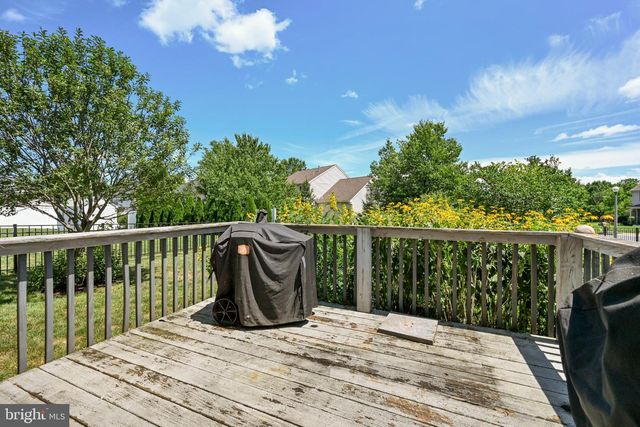 203 DEERFIELD LN, Lititz, PA 17543