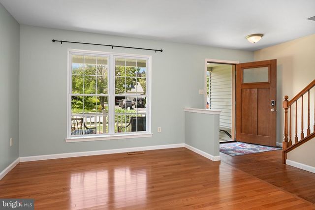 203 DEERFIELD LN, Lititz, PA 17543