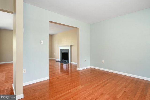 203 DEERFIELD LN, Lititz, PA 17543