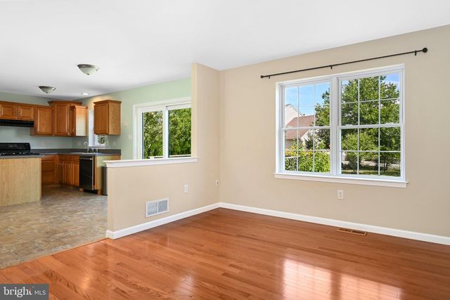 203 DEERFIELD LN, Lititz, PA 17543