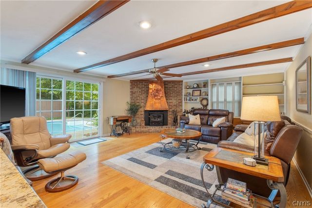 111 Treeland Circle, Geddes, NY 13219