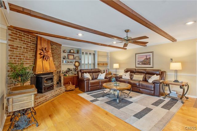 111 Treeland Circle, Geddes, NY 13219