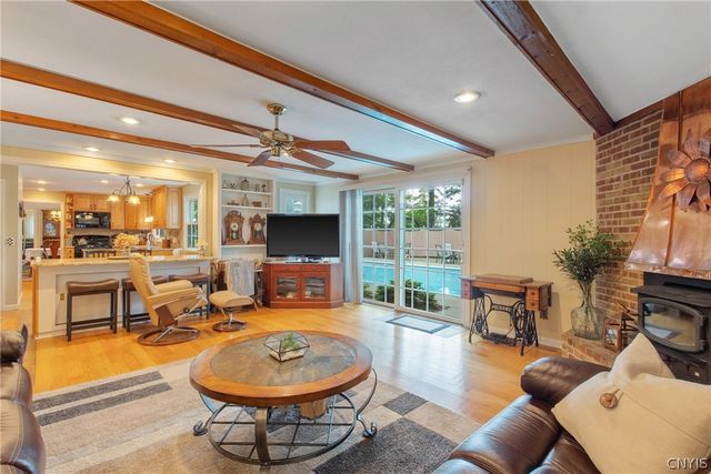 111 Treeland Circle, Geddes, NY 13219