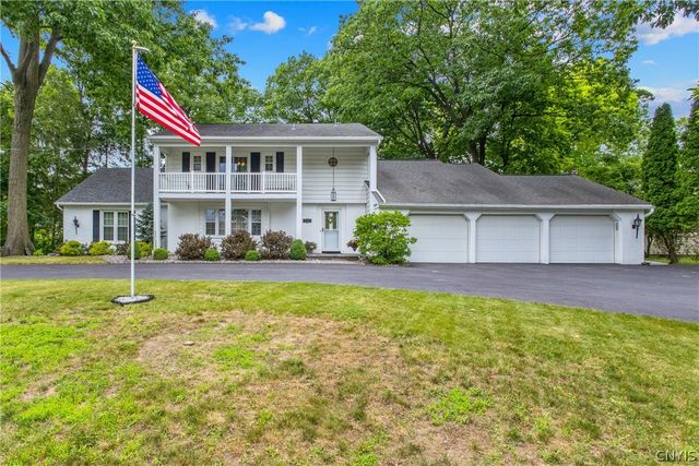 111 Treeland Circle, Geddes, NY 13219