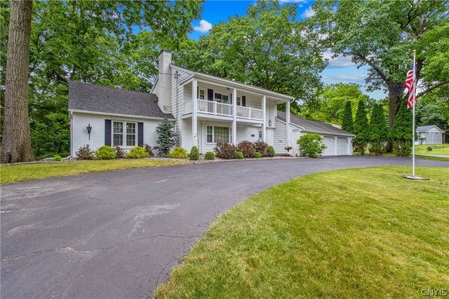 111 Treeland Circle, Geddes, NY 13219