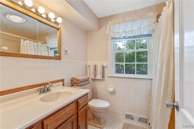 111 Treeland Circle, Geddes, NY 13219