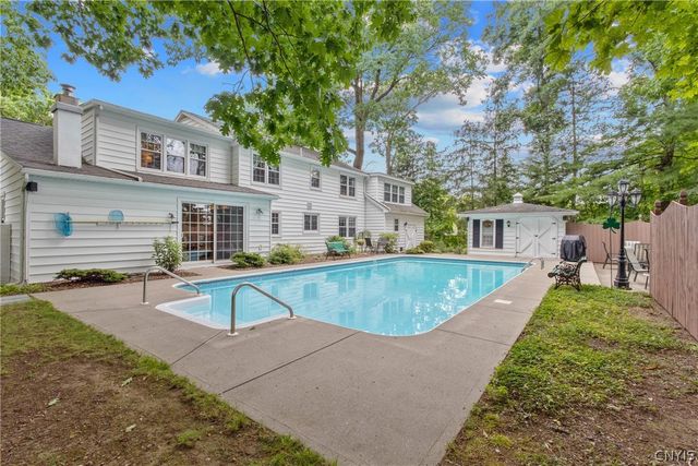 111 Treeland Circle, Geddes, NY 13219
