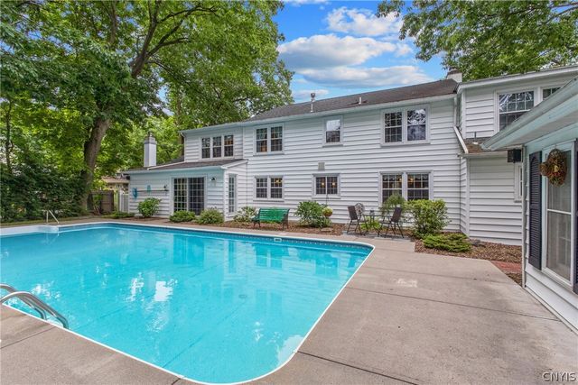111 Treeland Circle, Geddes, NY 13219