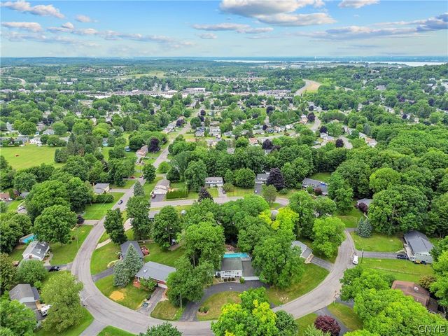 111 Treeland Circle, Geddes, NY 13219