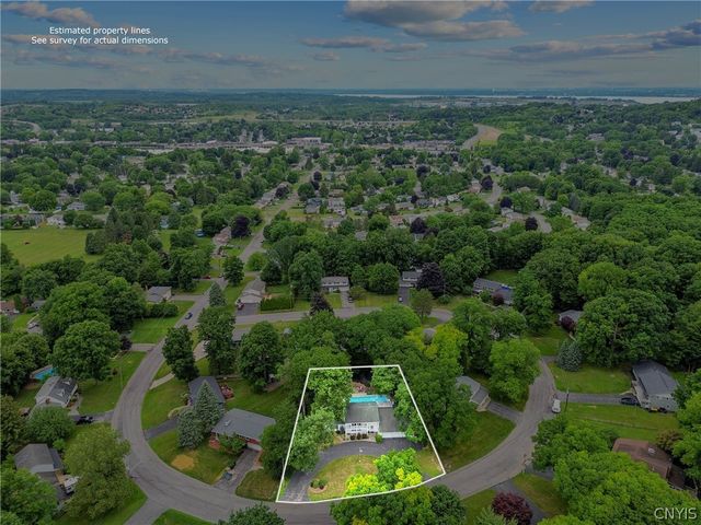 111 Treeland Circle, Geddes, NY 13219