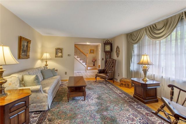 111 Treeland Circle, Geddes, NY 13219