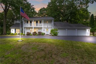 111 Treeland Circle, Geddes, NY 13219