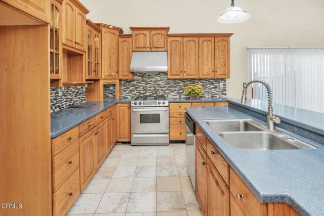 3205 Petite Sirah Street, Bakersfield, CA 93306