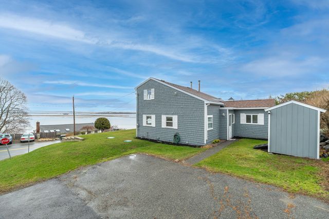 63 North Ridge Road, Ipswich, MA 01938