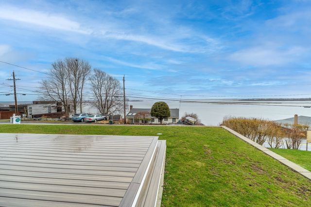 63 North Ridge Road, Ipswich, MA 01938