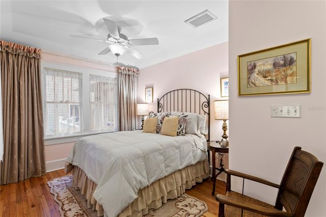 316 9TH AVENUE NE, St Petersburg, FL 33701