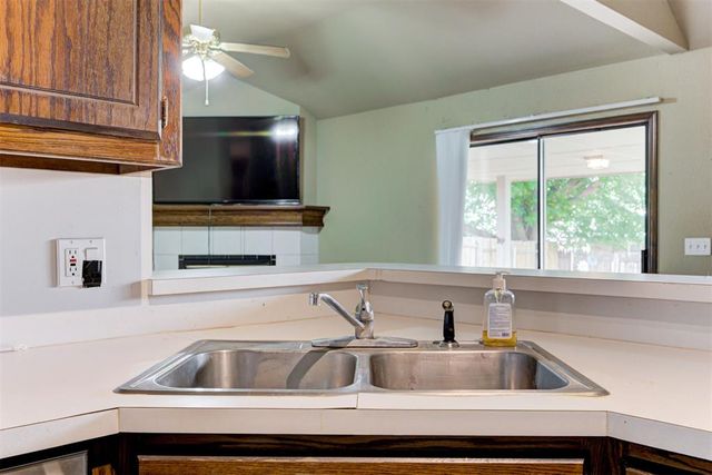 1709 La Cruz Avenue, Edmond, OK 73003