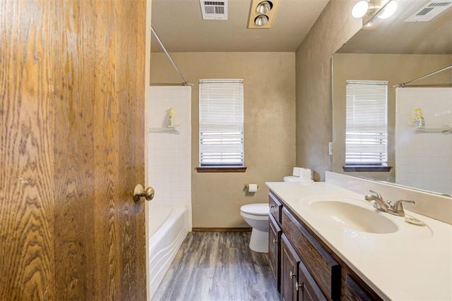 1709 La Cruz Avenue, Edmond, OK 73003