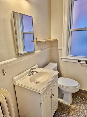 891, 1S Beaconsfield Avenue, Grosse Pointe Park, MI 48230
