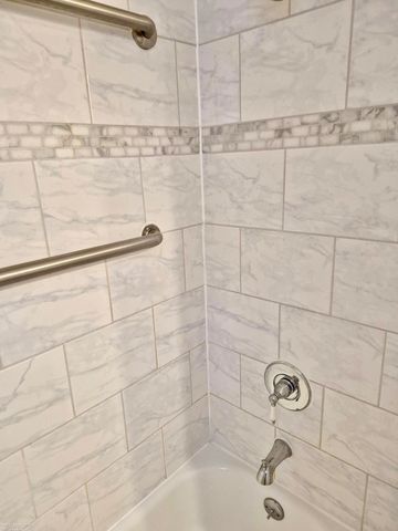891, 1S Beaconsfield Avenue, Grosse Pointe Park, MI 48230