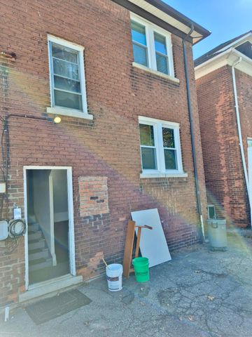 891, 1S Beaconsfield Avenue, Grosse Pointe Park, MI 48230