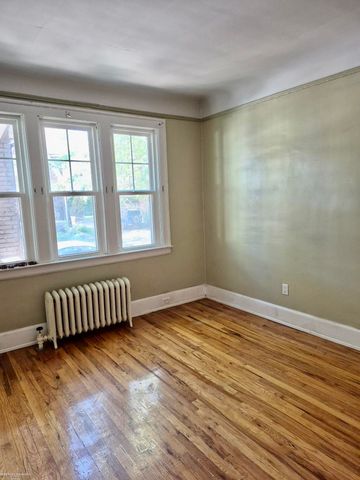 891, 1S Beaconsfield Avenue, Grosse Pointe Park, MI 48230