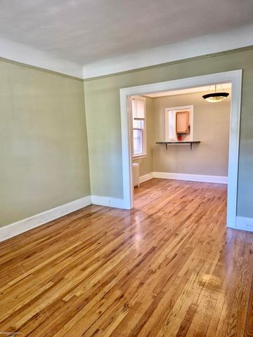 891, 1S Beaconsfield Avenue, Grosse Pointe Park, MI 48230